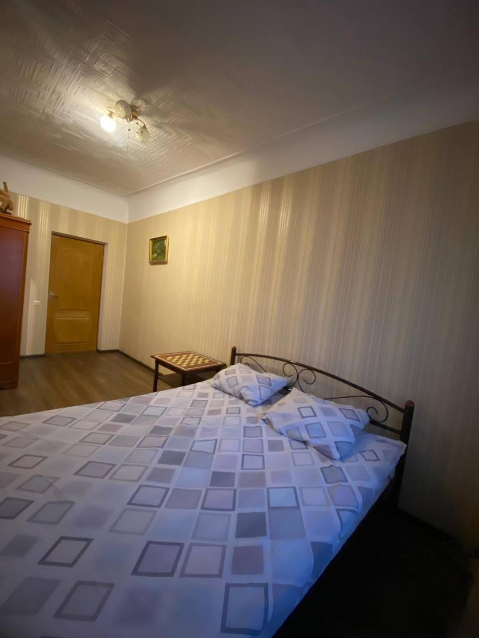Apartamento 3Х Комнатные Аппартаменты В Центре Жд Вокзал Poltava Exterior foto